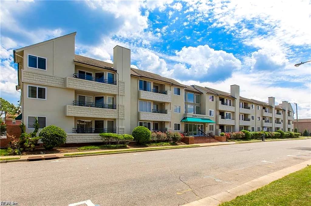 304 28th ST #204, VIRGINIA BEACH VA 23451 - Photo 2