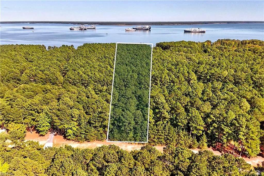 2029 Lawnes Neck DR, Smithfield — Land and Farms