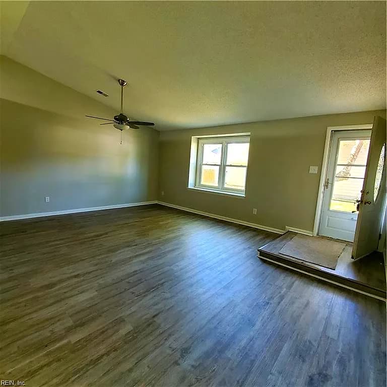 1104 Tarragon CT, VIRGINIA BEACH VA 23462 - Photo 3