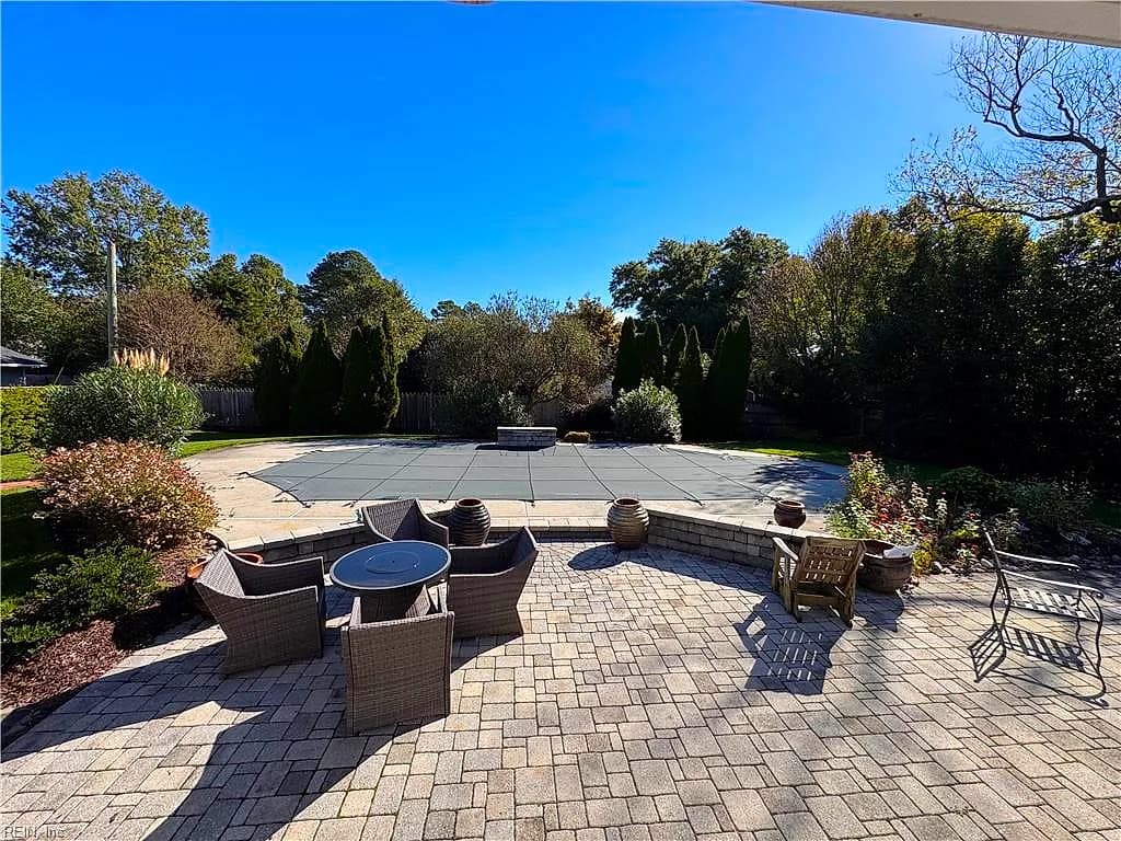 816 Queen Elizabeth DR, VIRGINIA BEACH VA 23452 - Photo 4