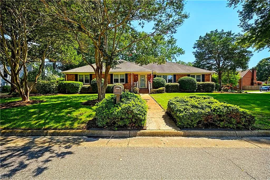 940 Amesbury RD #RD, VIRGINIA BEACH VA 23464 - Photo 4