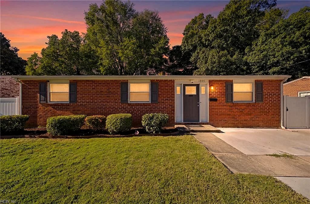 1905 Zinzer RD, HAMPTON VA 23663