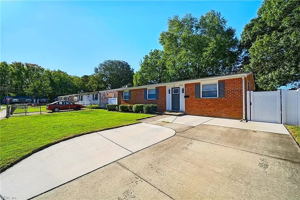 1905 Zinzer RD, HAMPTON VA 23663 - Photo 3