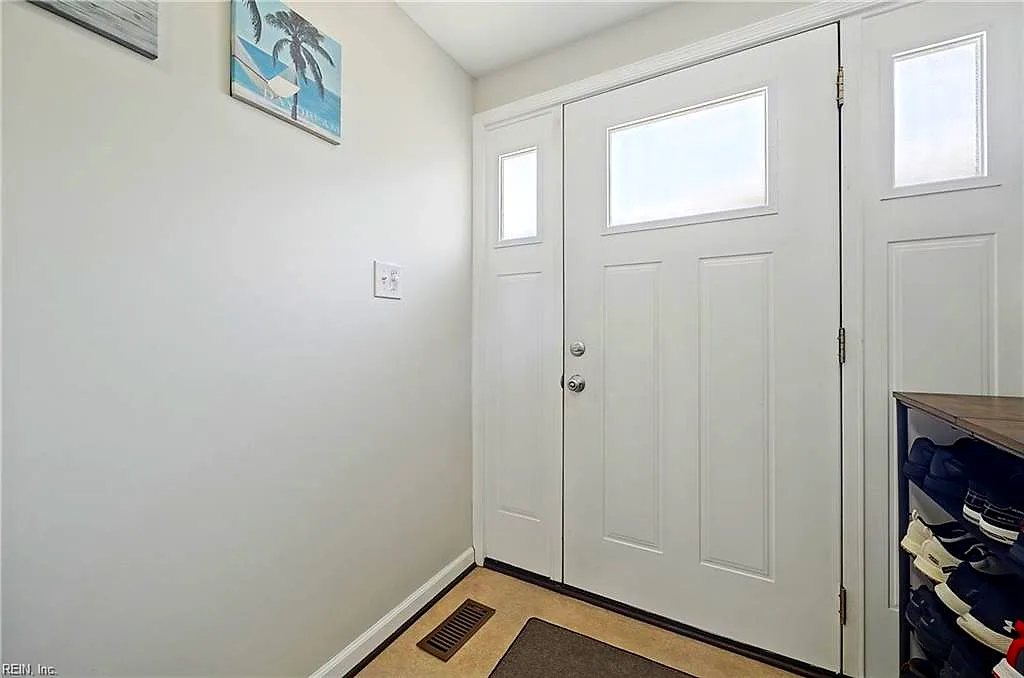 1905 Zinzer RD, HAMPTON VA 23663 - Photo 5