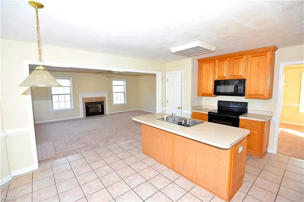 1701 Seaton DR, VIRGINIA BEACH VA 23464 - Photo 4