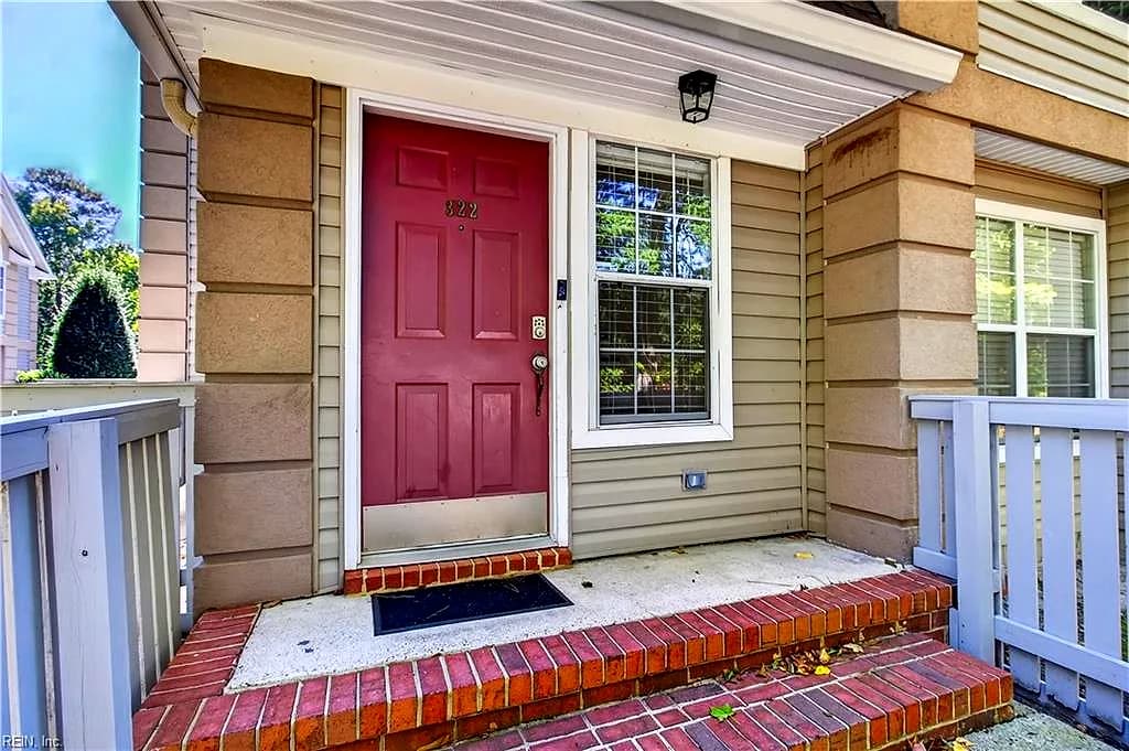 322 Gainsborough SQ, CHESAPEAKE VA 23320 - Photo 3