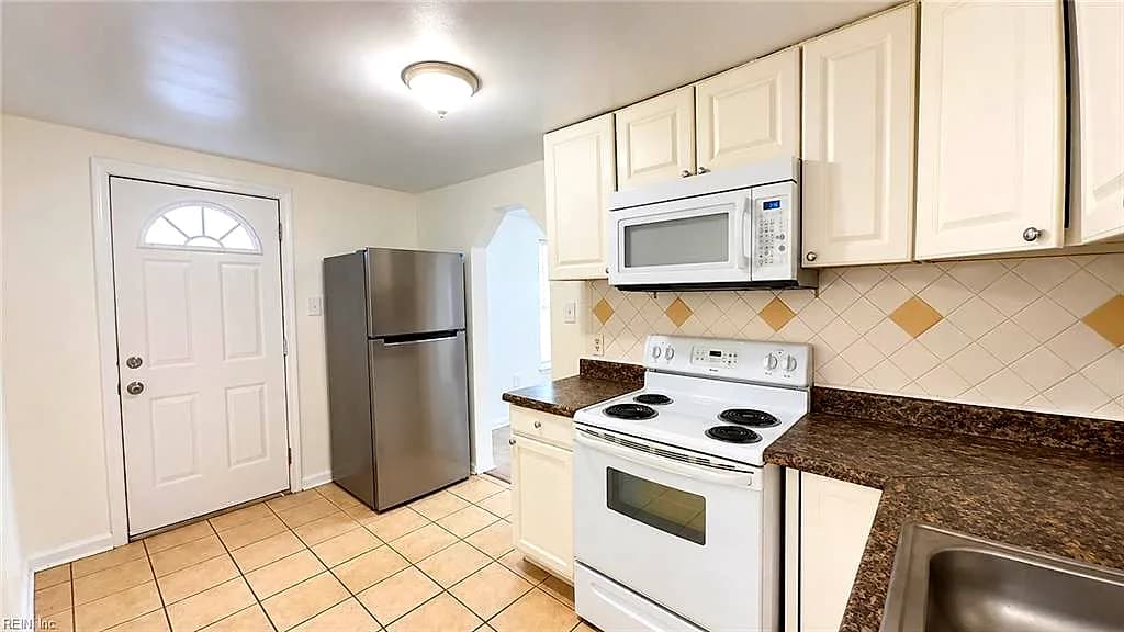 1482 Old Virginia Beach RD #A, VIRGINIA BEACH VA 23454 - Photo 3