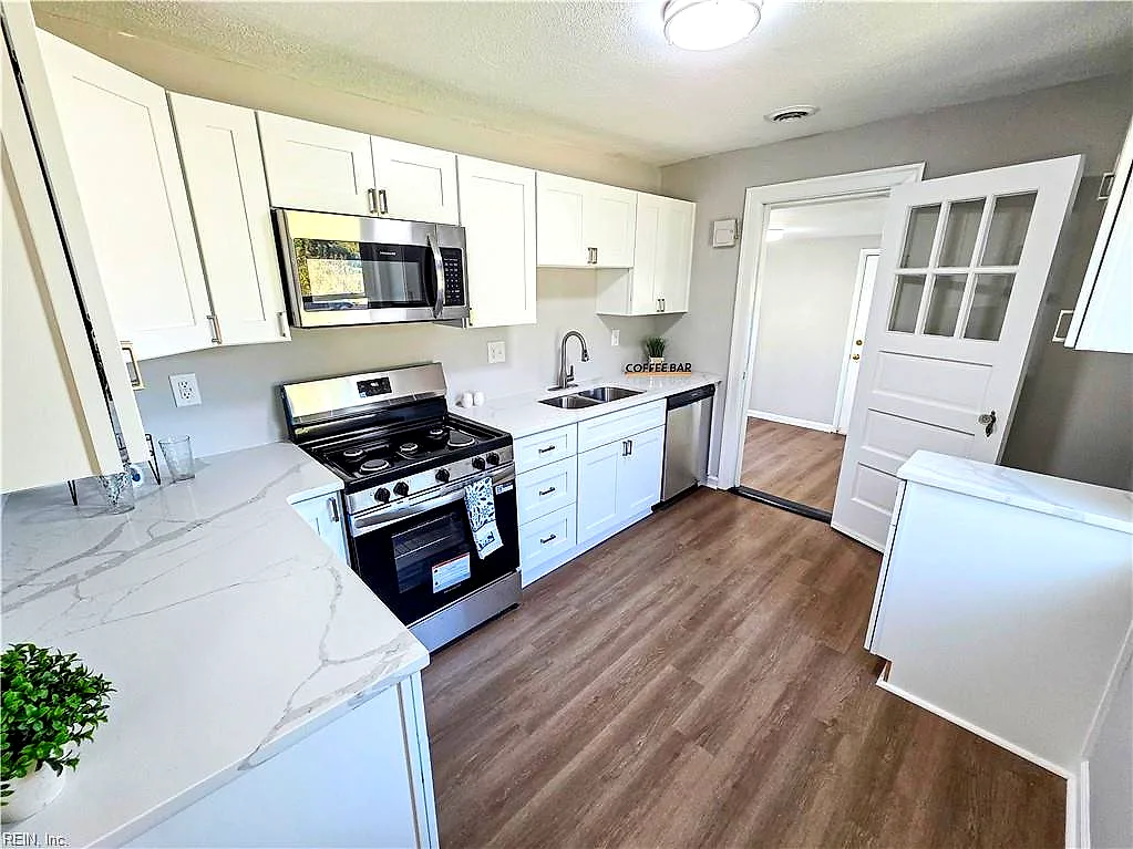 5913 Wickham AVE, NEWPORT NEWS VA 23605