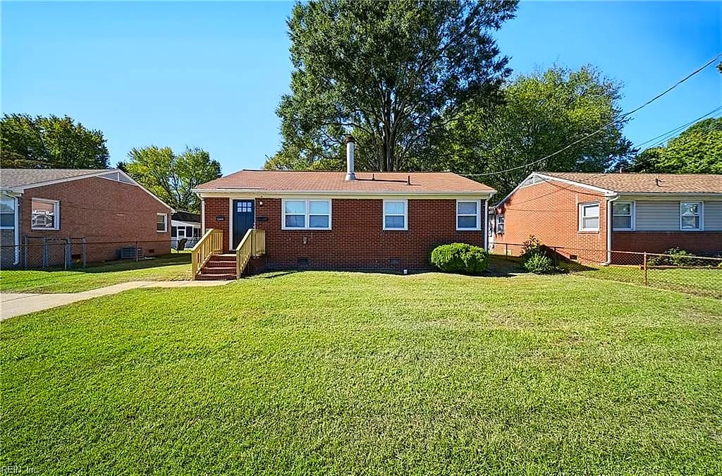 5305 Chestnut AVE, NEWPORT NEWS VA 23605