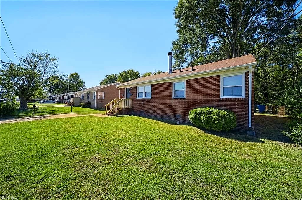 5305 Chestnut AVE, NEWPORT NEWS VA 23605 - Photo 5