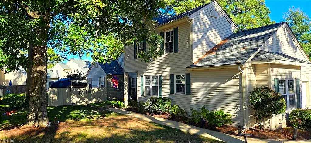 901 Lake Forest DR, NEWPORT NEWS VA 23602