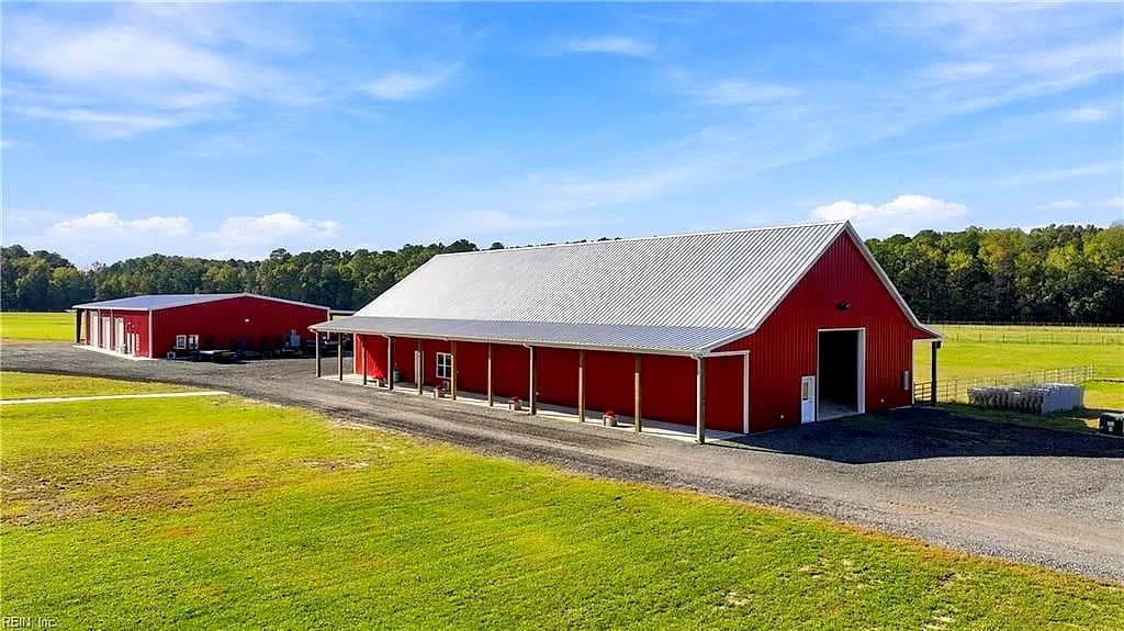 1004 Saint Brides RD W, CHESAPEAKE VA 23322 - Photo 4