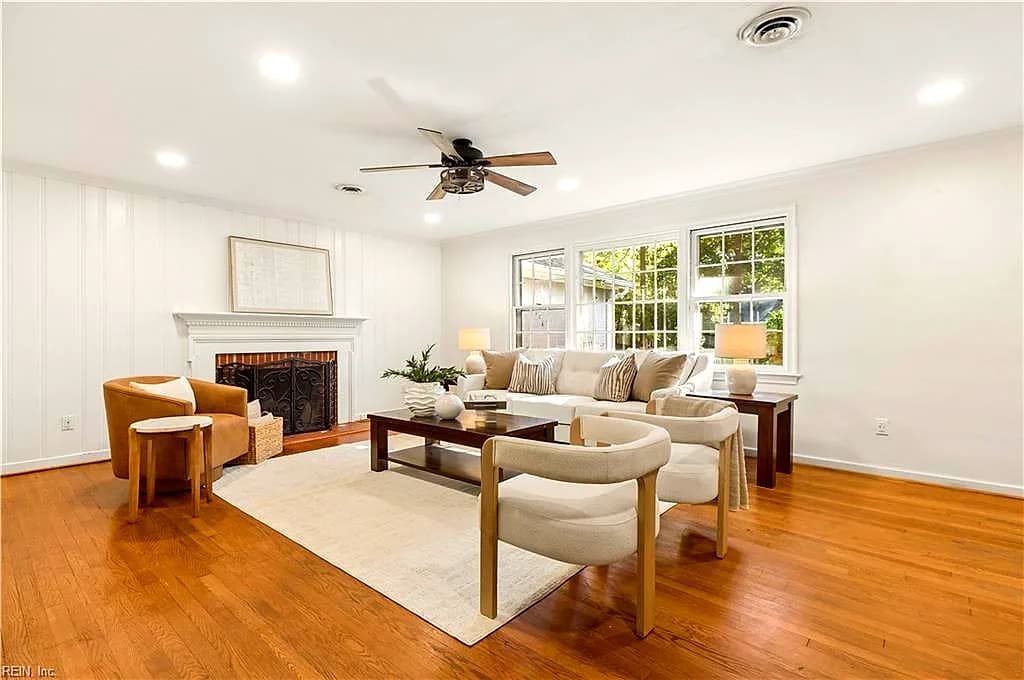7 Sir Francis Wyatt PL, NEWPORT NEWS VA 23606 - Photo 3