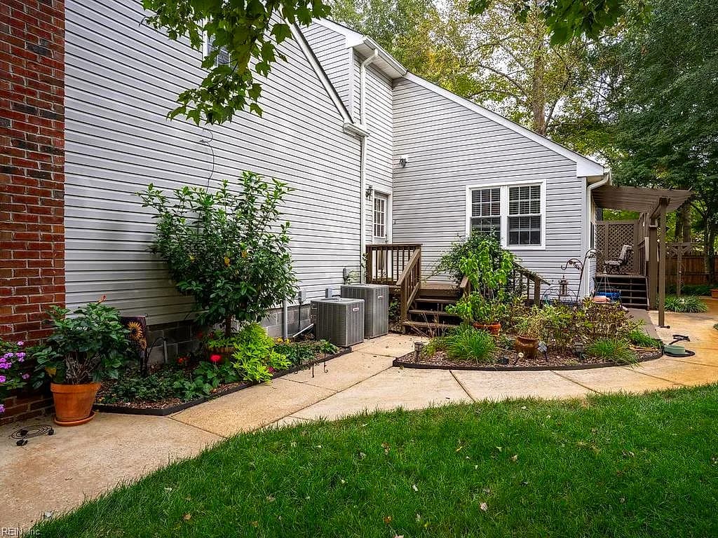 1309 Hunningdon Woods BLVD, CHESAPEAKE VA 23320 - Photo 4