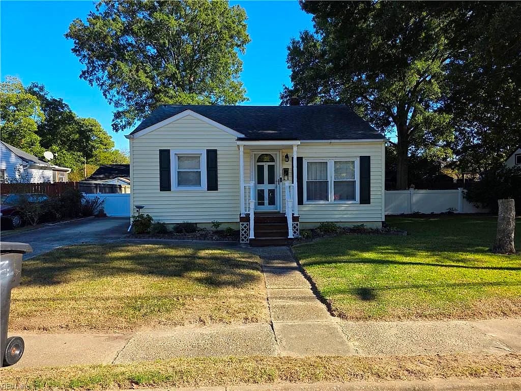 13 Chowan DR, PORTSMOUTH VA 23701