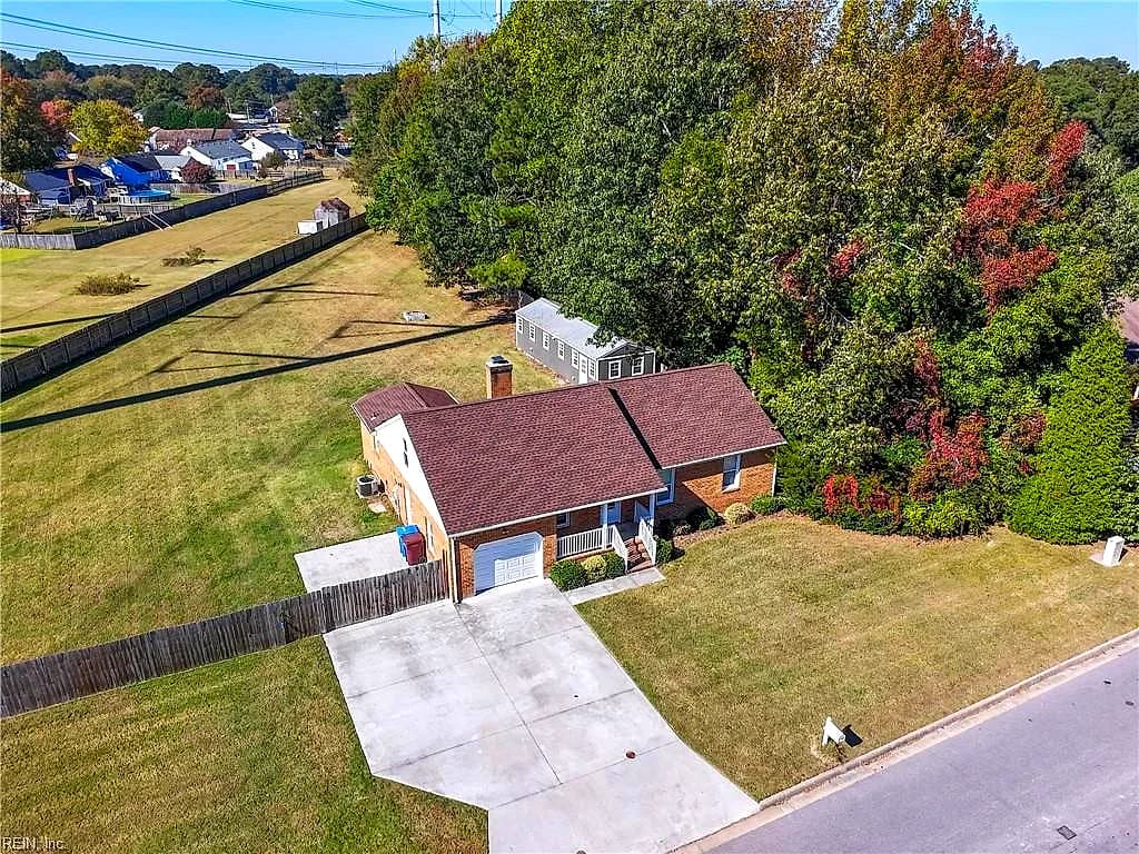 700 Gladesdale DR, CHESAPEAKE VA 23322 - Photo 4