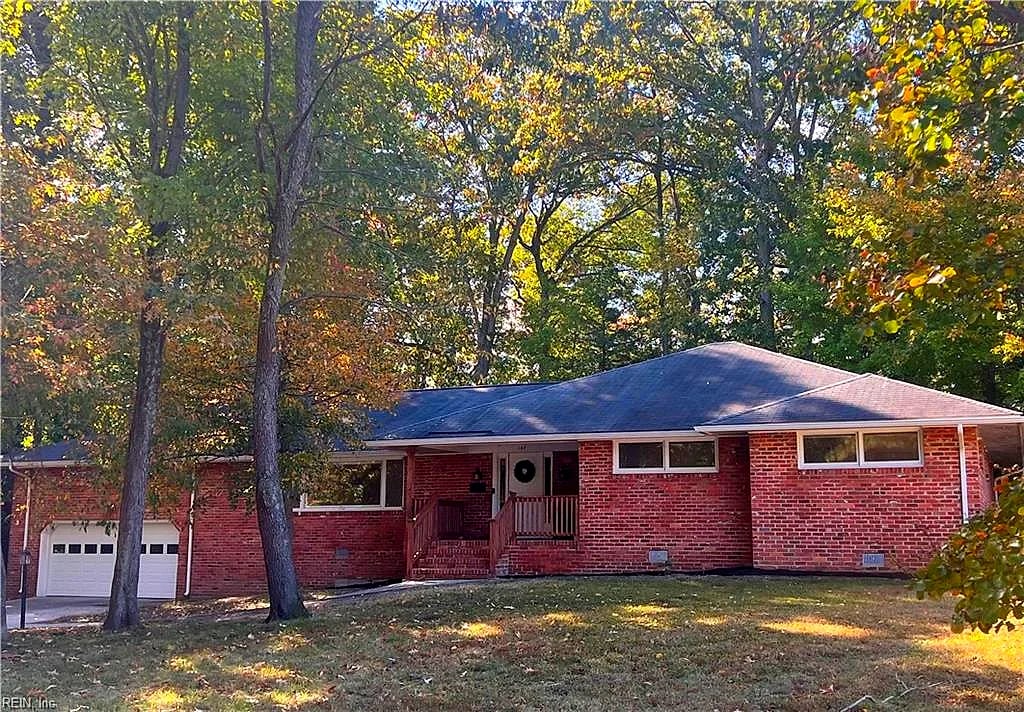 107 Mckinley DR, Newport News — 4 bed Residential, 2,990 sqft