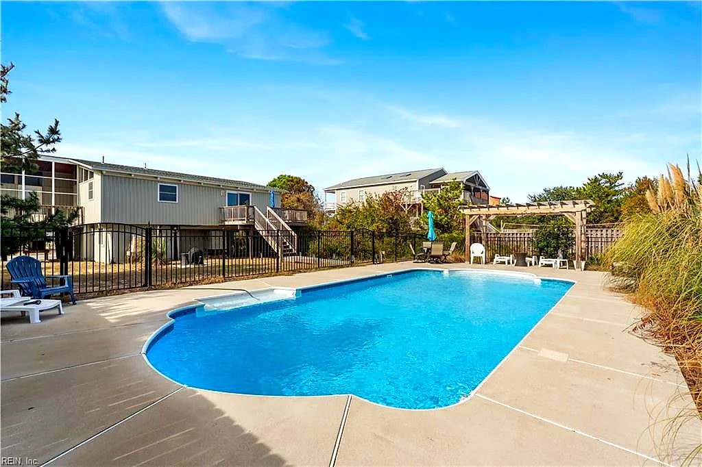 3234 Sandpiper Rd RD, VIRGINIA BEACH VA 23456