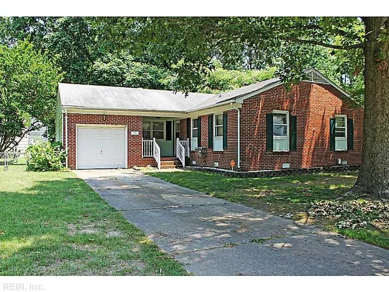 118 Pocahontas Drive, Newport News VA 23602 - Main photo