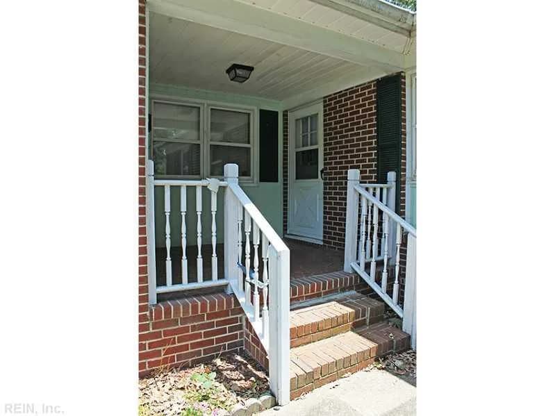 118 Pocahontas Drive, Newport News VA 23602 - Photo 4